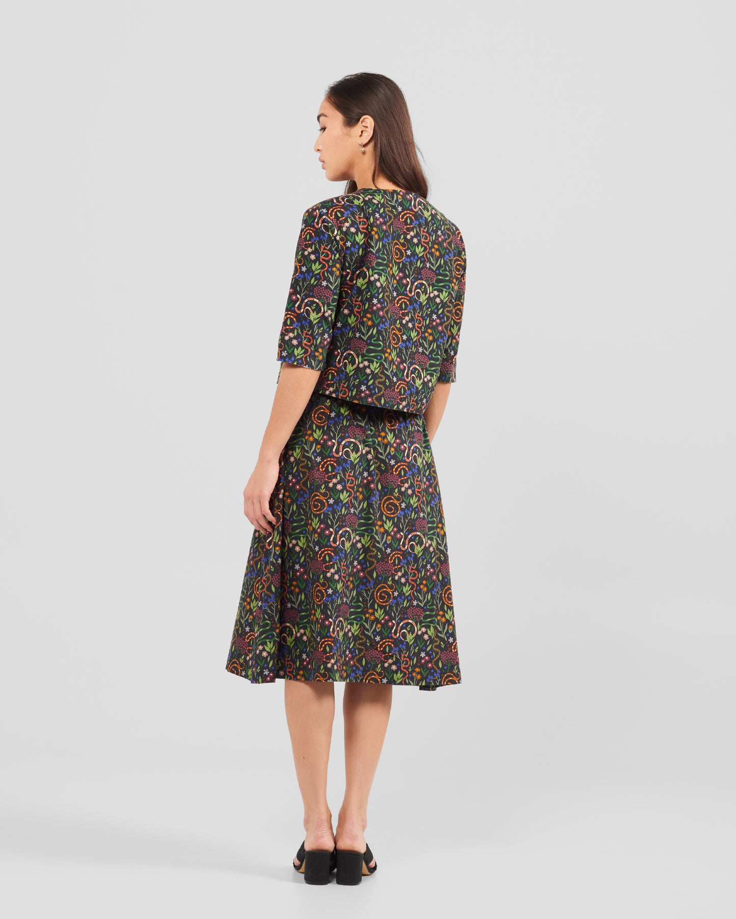 Women's Snakes And Flowers Print 3/4 Sleeve Oversized Pull Over Blouse
