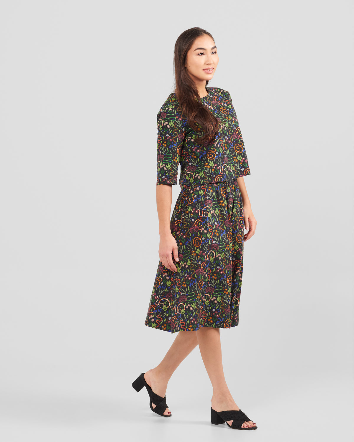 Women's Snakes And Flowers Print 3/4 Sleeve Oversized Pull Over Blouse